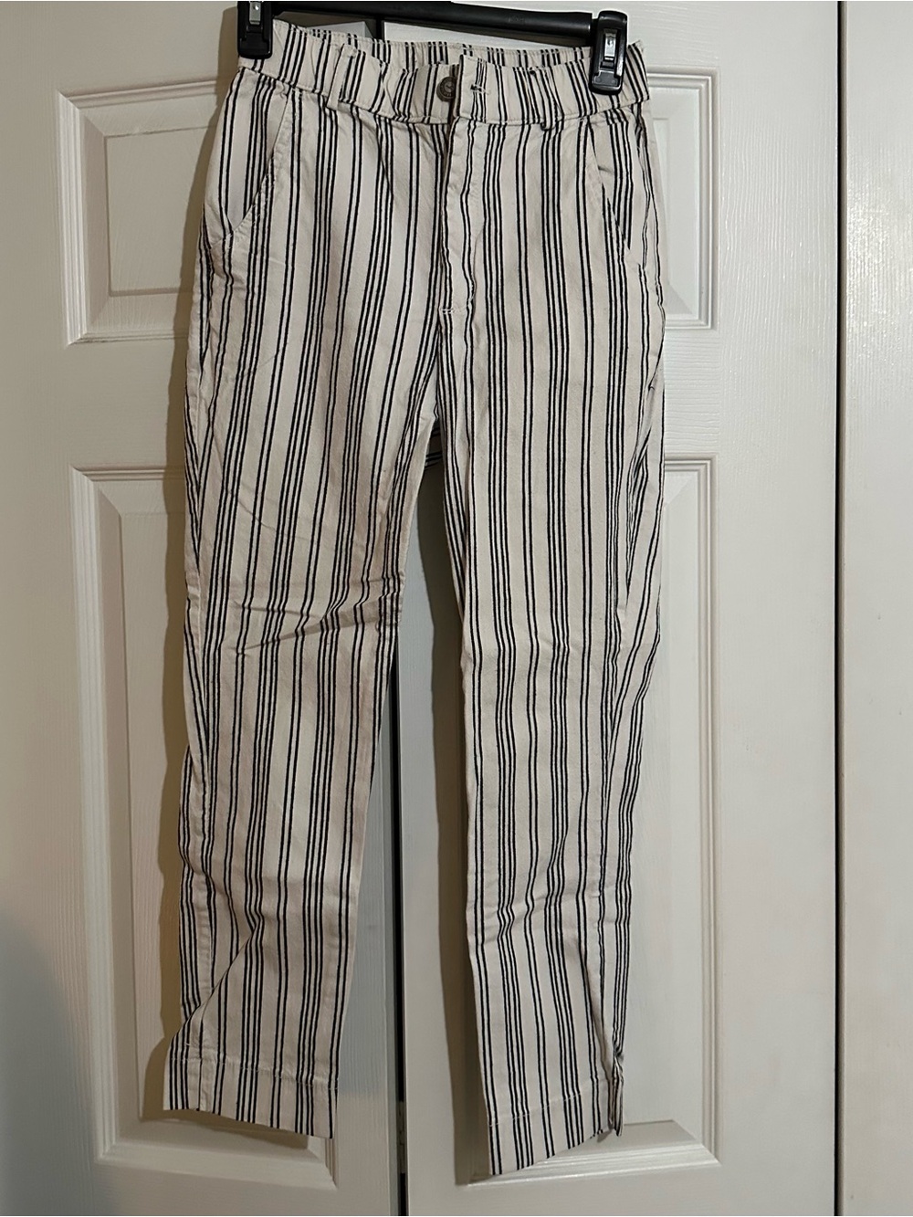 Hollister Sz xs Striped White and Black Casual Trousers